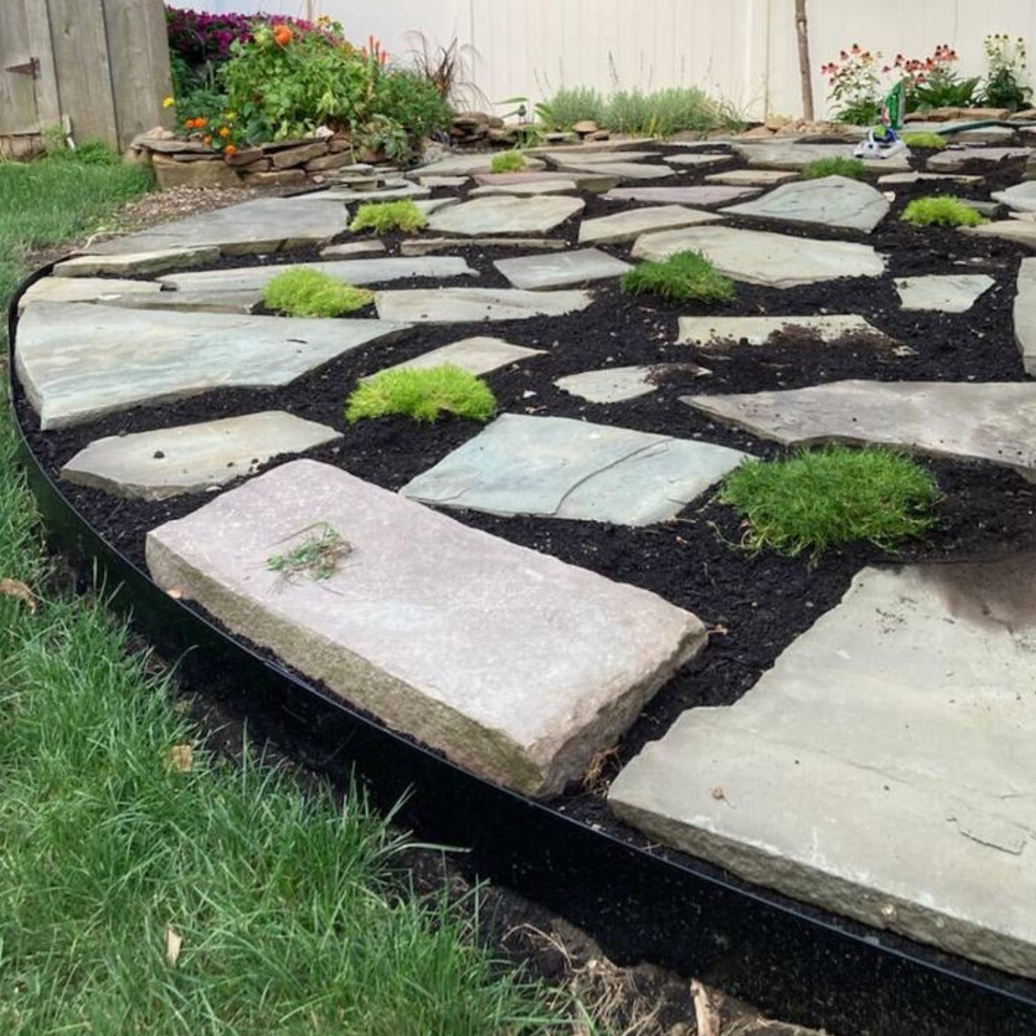 Black steel garden edging: image 4
