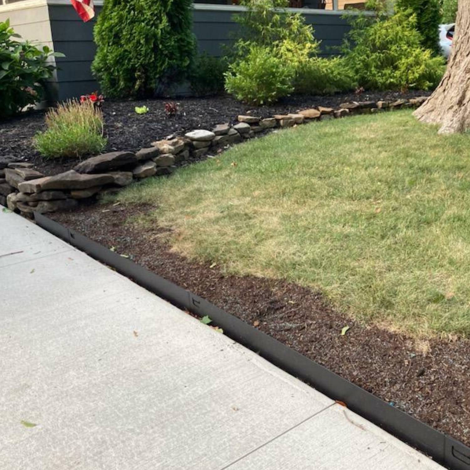 Black steel garden edging