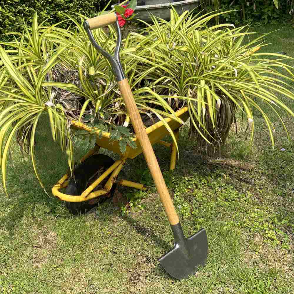 Half moon shovel: image 7